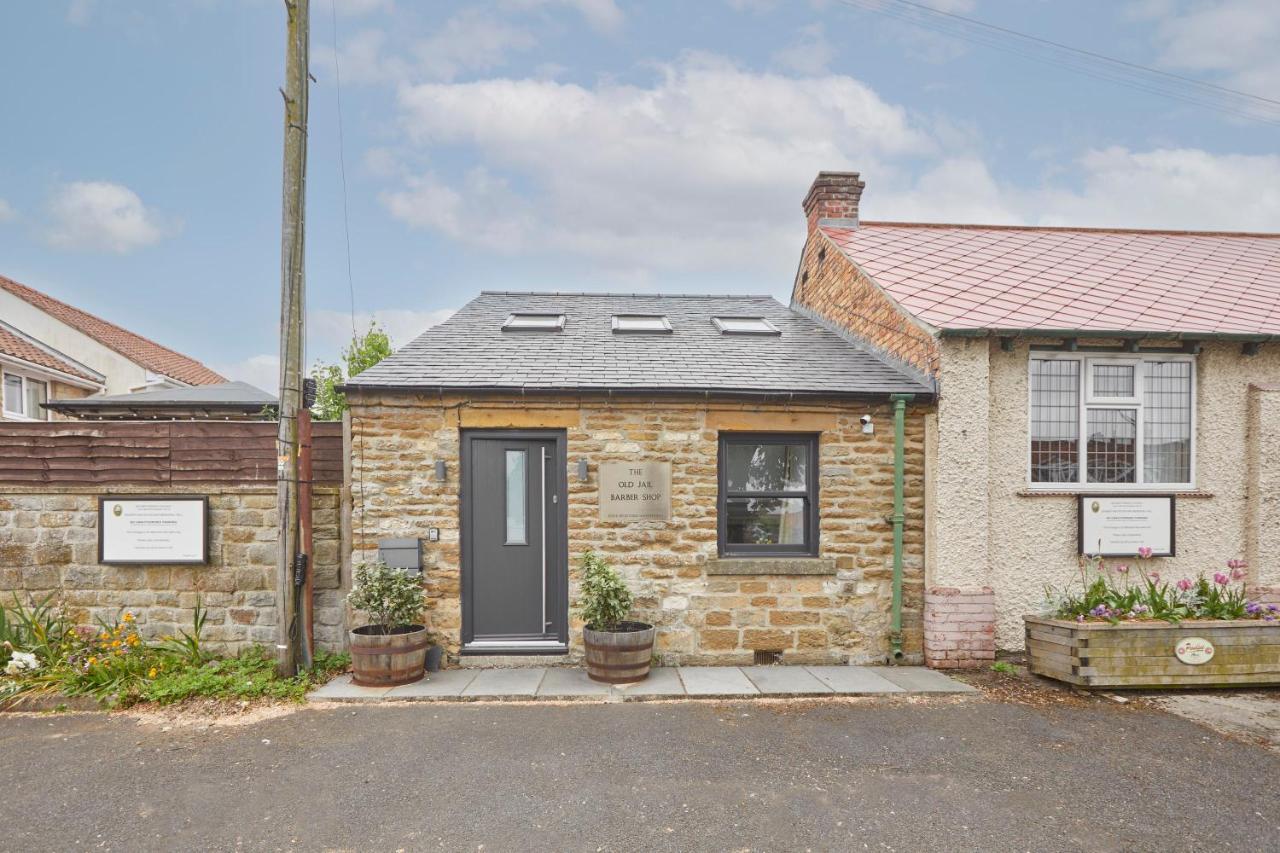 Host & Stay - The Old Jail Barber'S Shop Seamer Exterior photo
